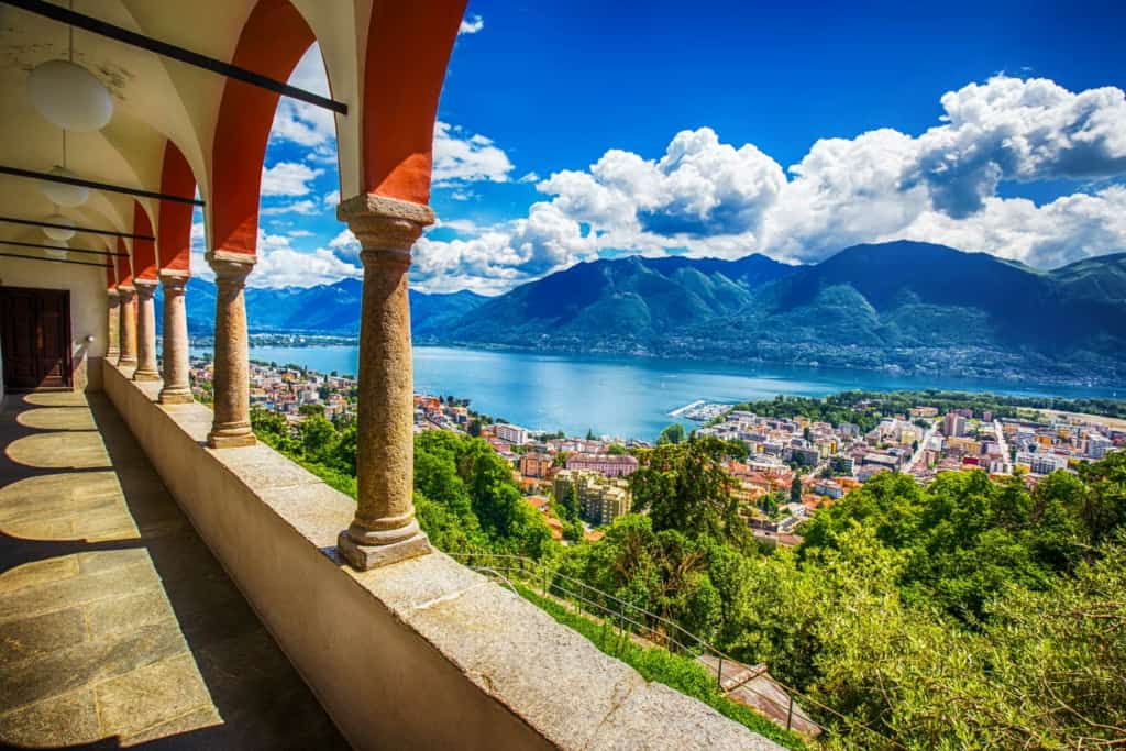 Villen und Luxus Wohnungen am Lago Maggiore zu verkaufen